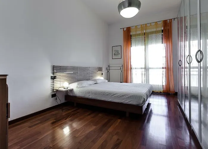 Darsena Apartment, 6 Guests, 2 Bdr, Neighborhood, Navigli * Mailand